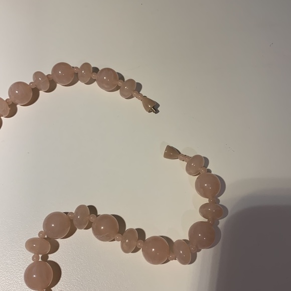 VINTAGE | 80’s Pink Floral Necklace - Picture 4 of 7